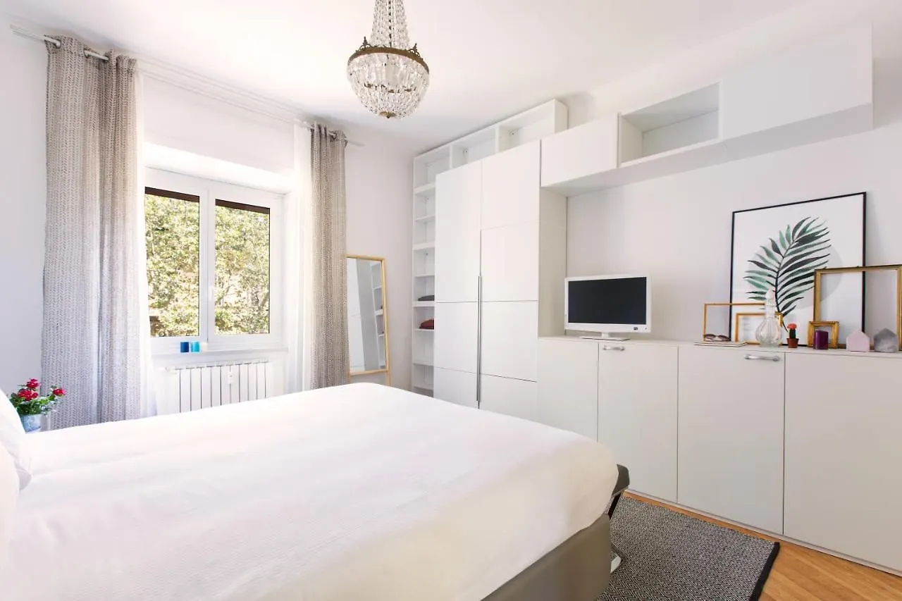 Romac Gianicolo 3-Bedroom Holiday Apartment 0*, Rome
