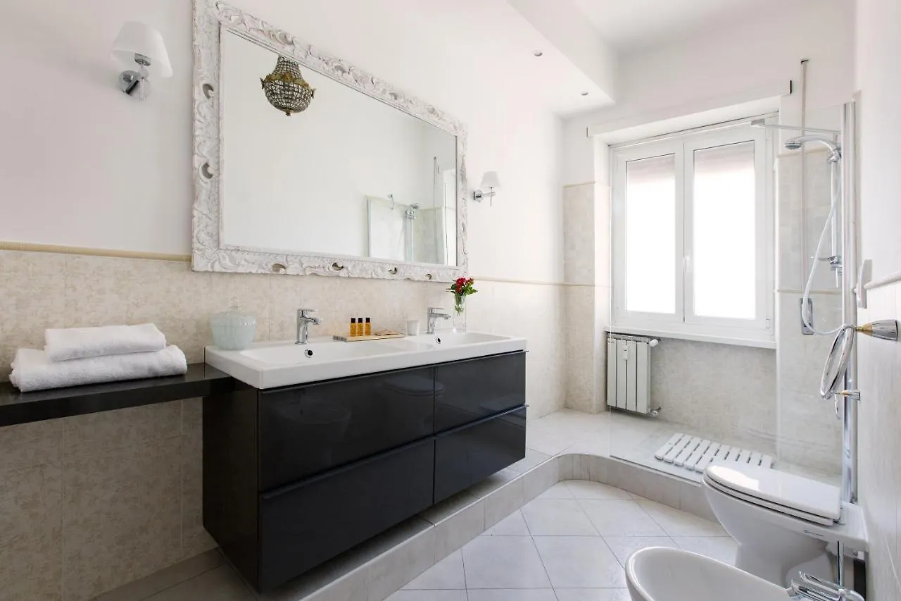 Romac Gianicolo 3-Bedroom Holiday Apartment